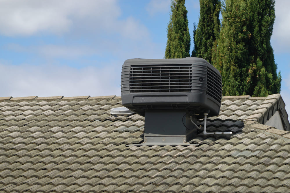 evaporative-cooling-system-on-the-roof